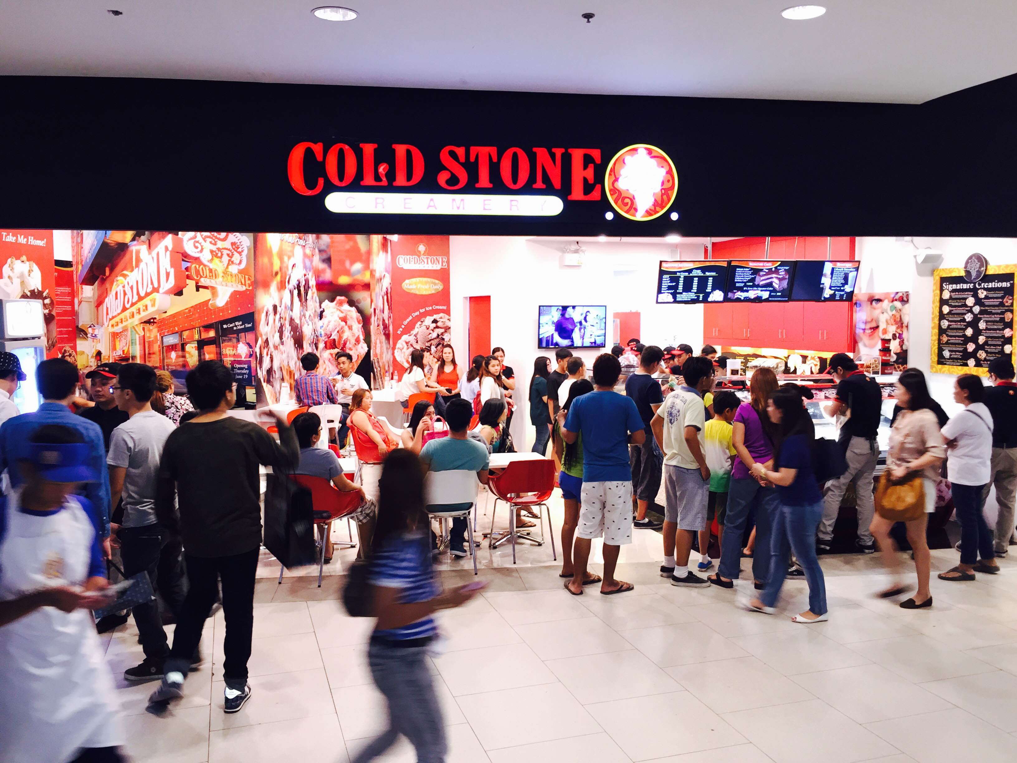 Exterior of Cold Stone Creamery in the Philippines.